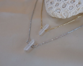 Quartz Necklace // Handmade healing stone necklace with Quartz point / Silver chain, Gold chain / Dainty boho hippie jewelry