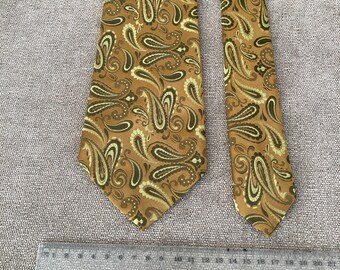 Brioni ペイズリー　ネクタイ　グリーン 2色展開】ペイズリー柄 ネクタイ グリーン - 古着屋グレープフルーツ