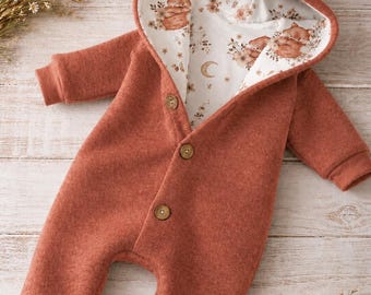 Walkoverall Baby aus Wollwalk mit Kapuze / gefütterter Overall / Baby & Kleinkinder Walkanzug / verschiedene Farben Fuchs Floral