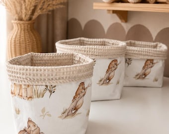 Utensil holder, basket with lion family design, waffle pique, light beige