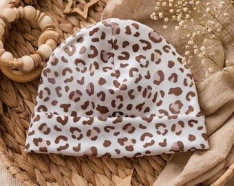 Hat, beanie Leo design white