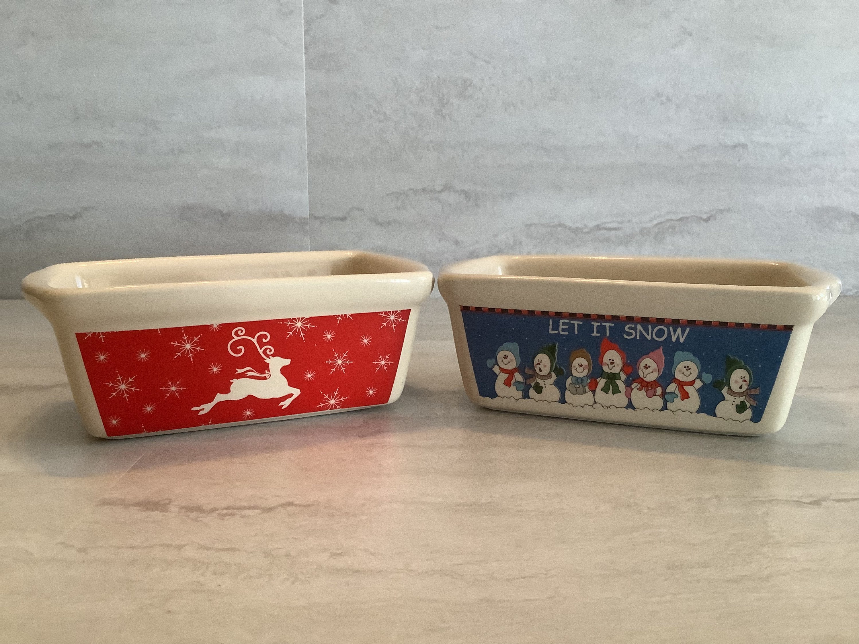 Vintage LTD Commodities White Ceramic Mini Loaf Baking Pan in Christmas  Theme. Set of 2 Mini Loaf Pans -  Finland