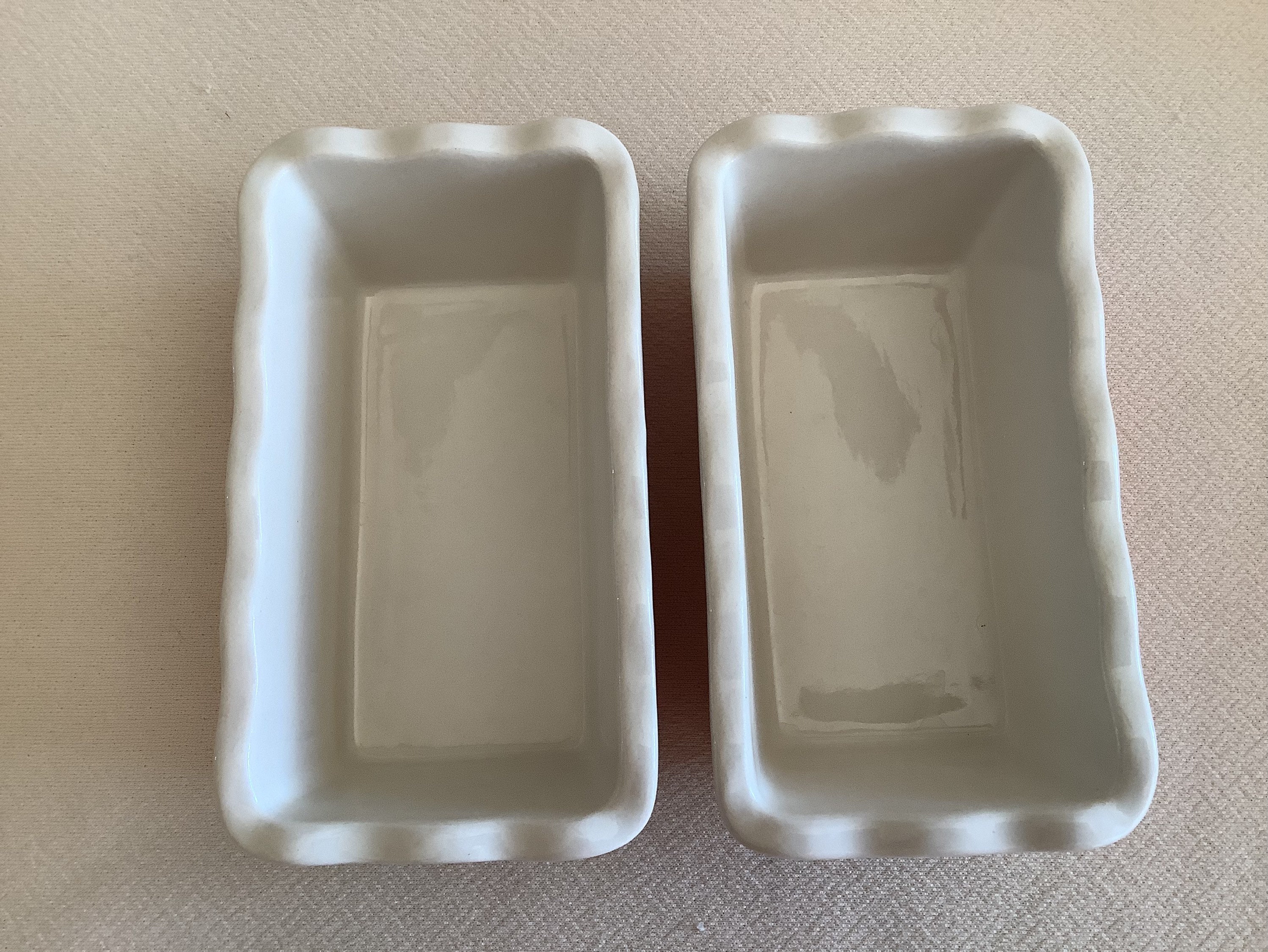 Vintage LTD Commodities White Ceramic Mini Loaf Baking Pan in Christmas  Theme. Set of 2 Mini Loaf Pans -  Finland