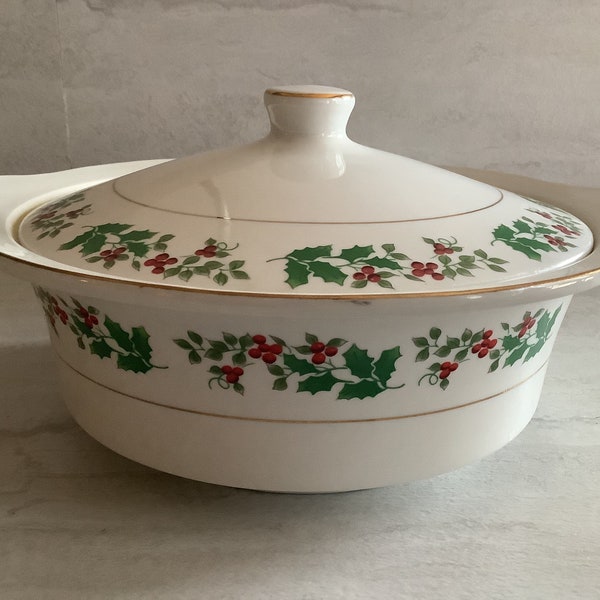 Vintage Gibsons Designs Housewares Christmas Charm - Delight - Holiday Harmony pattern white stoneware casserole dish with lid