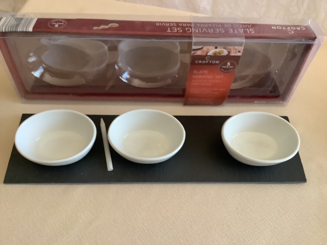 Crofton Serving Platter with Removable卵トレイとSectioned Dipサーバー Vintage Crofton Slate 5 Piece Serving Set. Set Includes One Slate Board,  Three Porcelain Bowls and One Chalk Pencil - Etsy UK