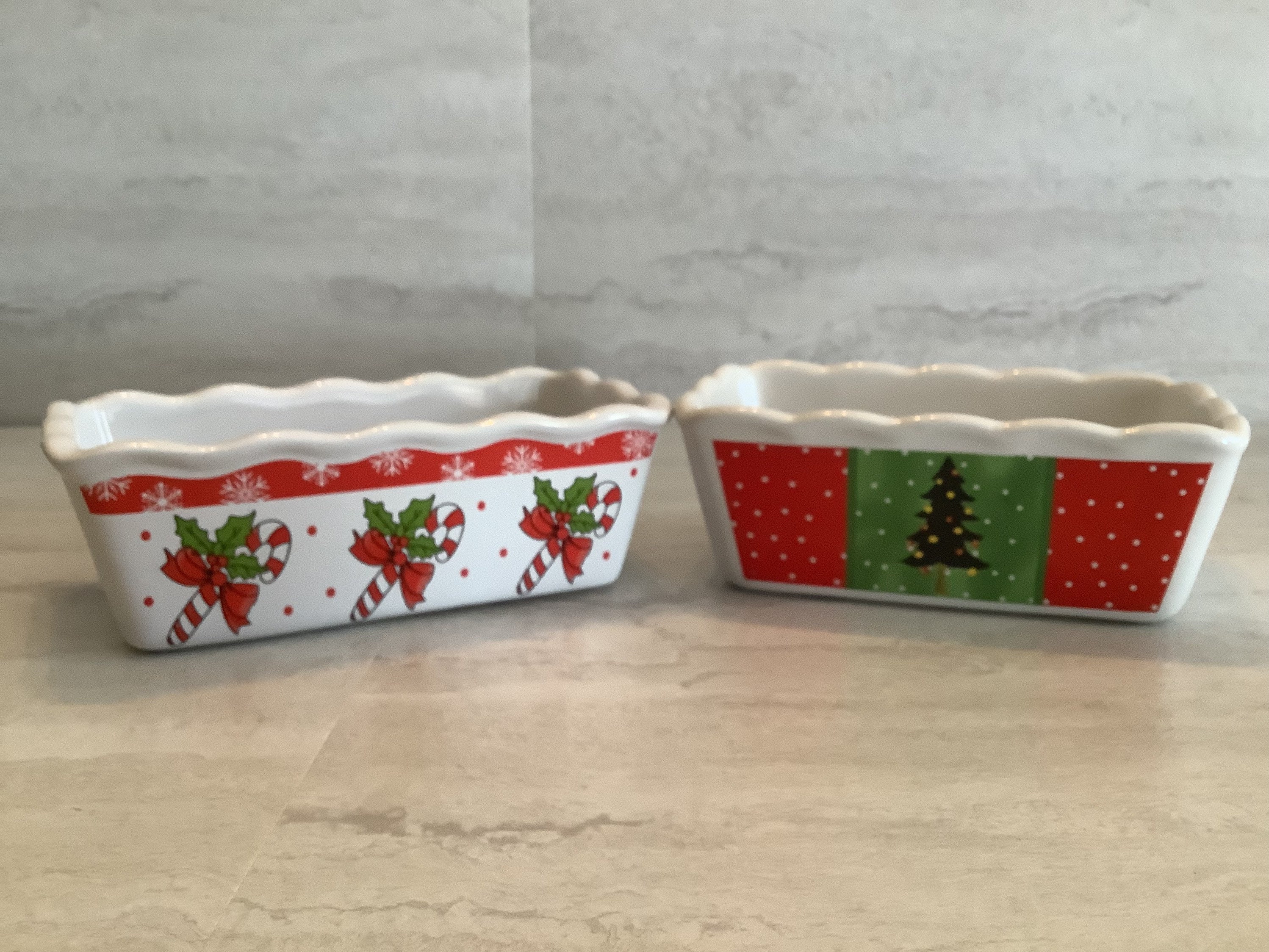 Greenbrier Christmas Holiday Ceramic Mini Loaf Pans, Nonstick Bread Pans  Cakes Kitchen Decor Set of 3 for Homemade Gifts - Yahoo Shopping