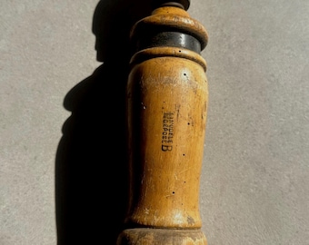 n°20) old tool / outil ancien, BOUCHONNEUSE de vigneron ,vin,œnologie