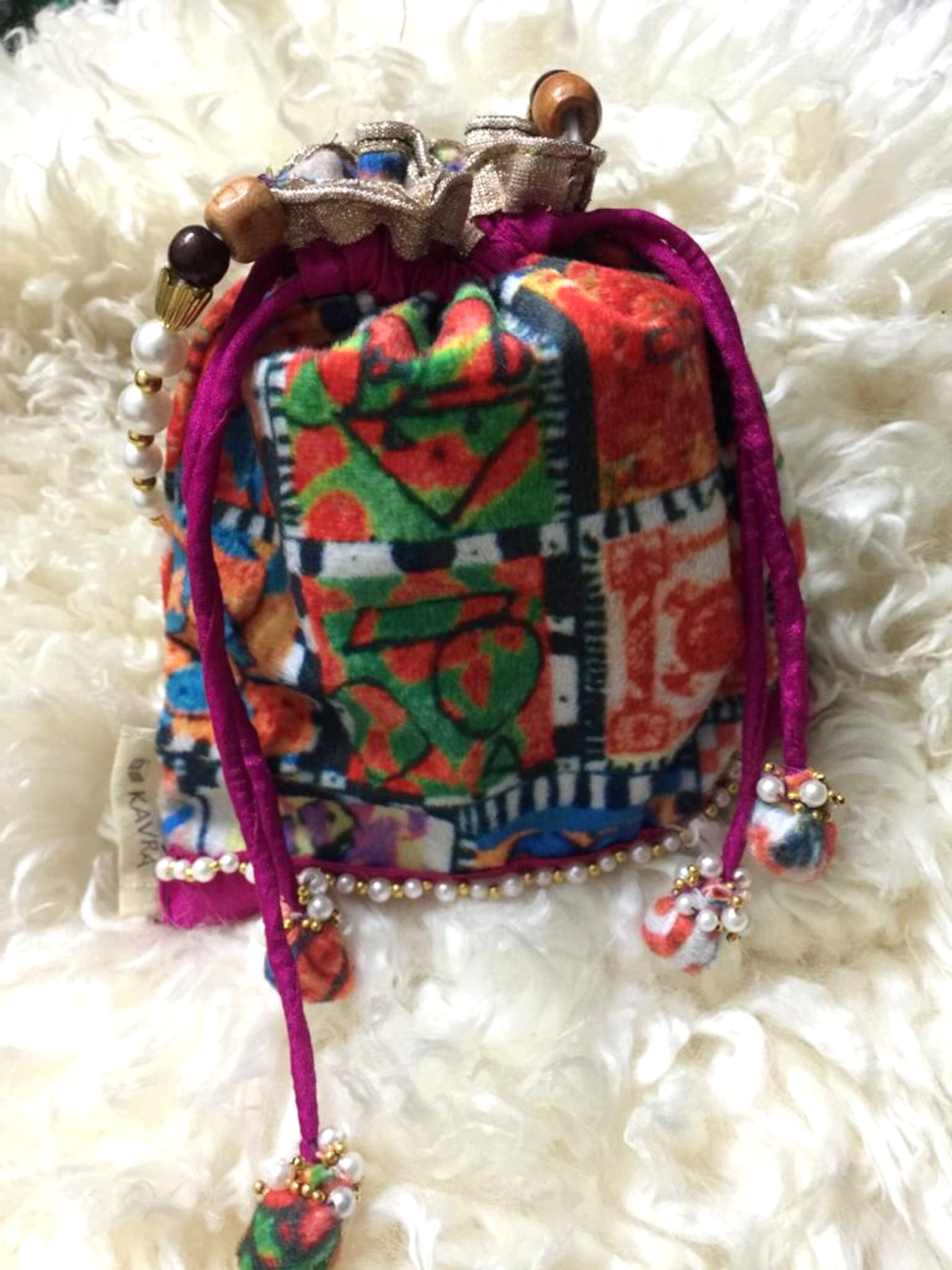 Buy Hazzard Katha Botua Bag | Women's Traditional Potli Bag | Ethnic  Shantiniketan Botua Bag at Amazon.in