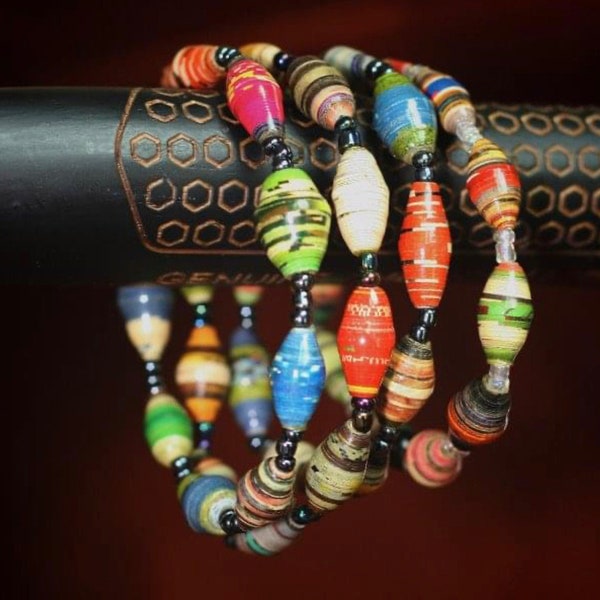 Stretchy Paper Bead Bracelet