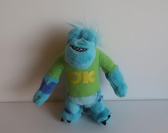 Disney Pixar Monsters University Sulley knuffel 21 cm | James P Sullivan OK-shirt knuffeldier | Oozma Kappa-mascottecadeau.