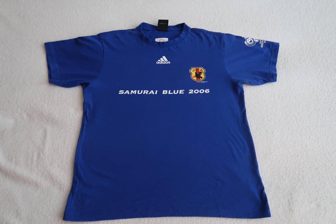 2006年のサムライブルーのアディダスのTシャツ Vintage Adidas. Samurai Blue 2006. T-shirt Jersey. the Japan