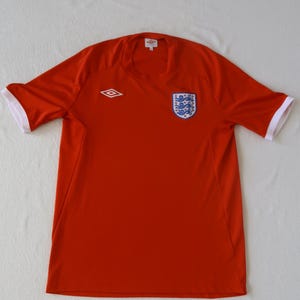 Original England Football Jersey Umbro Size 40 Red Retro Soccer Shirt Official Fan Kit Vintage Sportswear Collector&#39;s Item Team gear