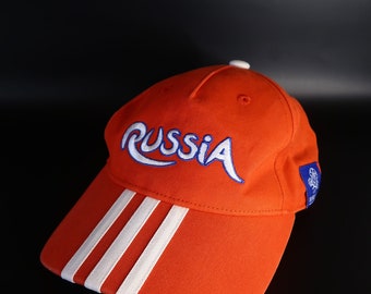 Vintage Hut mit Fahne der EURO 2011 von Polen und der Ukraine. Russische Fußball Nationalmannschaft. Farbe rot weiß blau. Marke Adidas. Einheitsgröße.