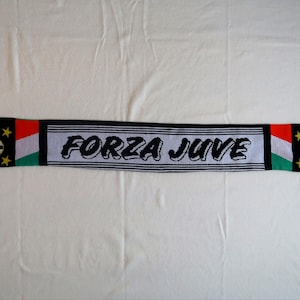 Juventus Scarf 136×15cm – Double-Sided with Tassels – For Loyal Fans Worldwide – Stylish & Warm Soccer Accessory - Football memorabilia.