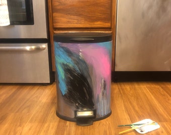 Contenedor personalizado pintado con ondas árdicas abstractas / Papelera / Papelera / Bote de basura de metal / Papelera de reciclaje / Bote de basura / ¡Único en su tipo!