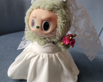 Labubu Wedding Dress Set: Doll Gown, Petticoat, Veil, & Bouquet