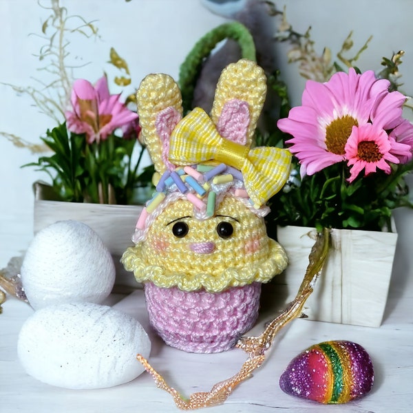 Cupcake-Hase in Gelb, gehäkelt, Amigurumi, Ostern, Ostergeschenke