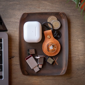 Plateau de bureau en cuir minimaliste, organisateur de bureau, surface de support de téléphone, rangement de bureau, boîte de rangement de bureau, cadeau de printemps