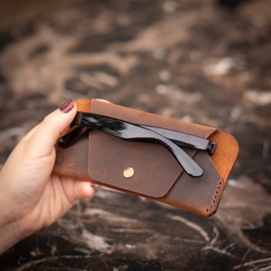 Handcrafted Leather Glasses Case: Minimalist Sunglasses Sleeve
