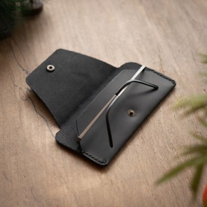 Genuine Leather Glasses Case: Minimalist Black Sunglasses Sleeve