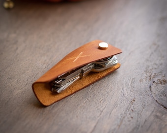 Minimalist Keyholder Genuine Leather Handcrafted Keychain Easy to Use Unique Design Key Holder Premium Key Fob, Anti Scratch, Daily Use