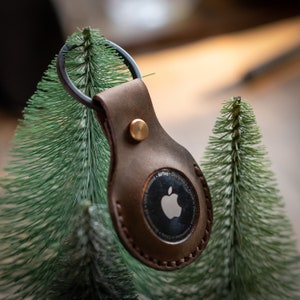 Handmade Leather AirTag Keychain Sleeve: Minimalist Apple Gift
