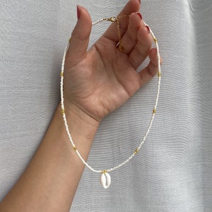 Choker shell pearl necklace | Cowrie Shell Charm Necklace | bohemian jewelry | Shell pendant white gold, surfer chain, layering necklace,