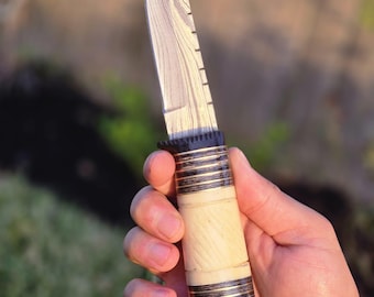 Handmade Voyager Knife | Damascus Steel Blade, Leather Sheath