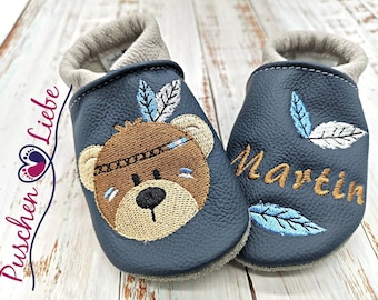 Bio Krabbelschuhe mit Namen für Baby und Kinder (Öko Lederpuschen) mit Indianerbär- personalisierte Lauflernschuhe mit Name