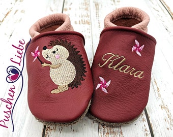 Organic crawling shoes with names for babies and children (eco leather dolls) with hedgehog - personalized walking shoes with names