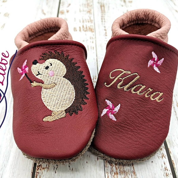 Organic crawling shoes with names for babies and children (eco leather dolls) with hedgehog - personalized walking shoes with names