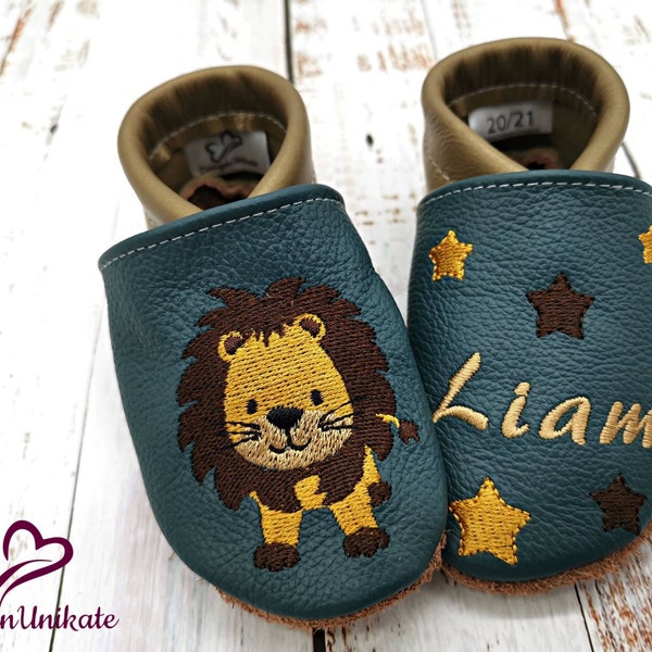 Chaussures d'éveil bio avec nom pour bébés et enfants (poupées en cuir écologique) avec lion - chaussures de marche personnalisées avec nom