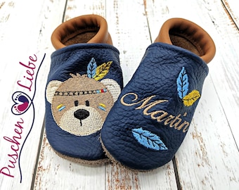 Bio Krabbelschuhe mit Namen für Baby und Kinder (Öko Lederpuschen) mit Indianerbär- personalisierte Lauflernschuhe mit Name