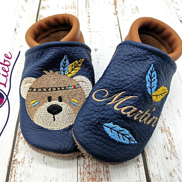 Bio Krabbelschuhe mit Namen für Baby und Kinder (Öko Lederpuschen) mit Indianerbär- personalisierte Lauflernschuhe mit Name