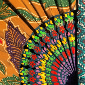 Wachlarz ręczny malowany w stylu ALEBRIJE
