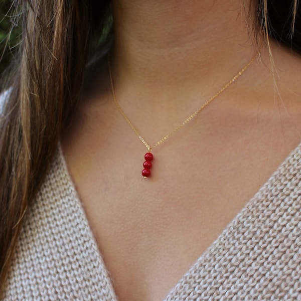 Collier Jade Rouge plaqué or 14k, Pendentif petites perles minimaliste