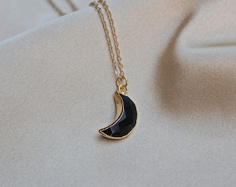 Collier Lune Onyx Noir plaqué or 14k, Petit pendentif facetté forme croissant de lune pierre semi précieuse naturelle