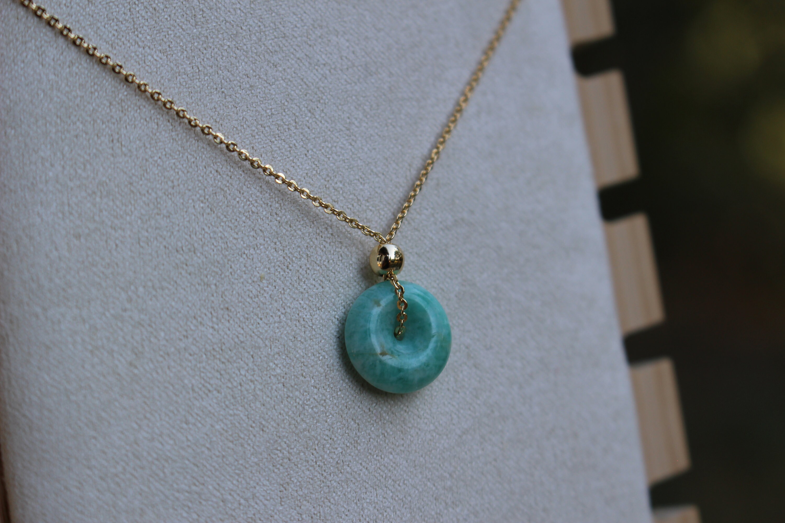 Pendentif plaqué or poinçonné et saphir et aigue marine, neuf