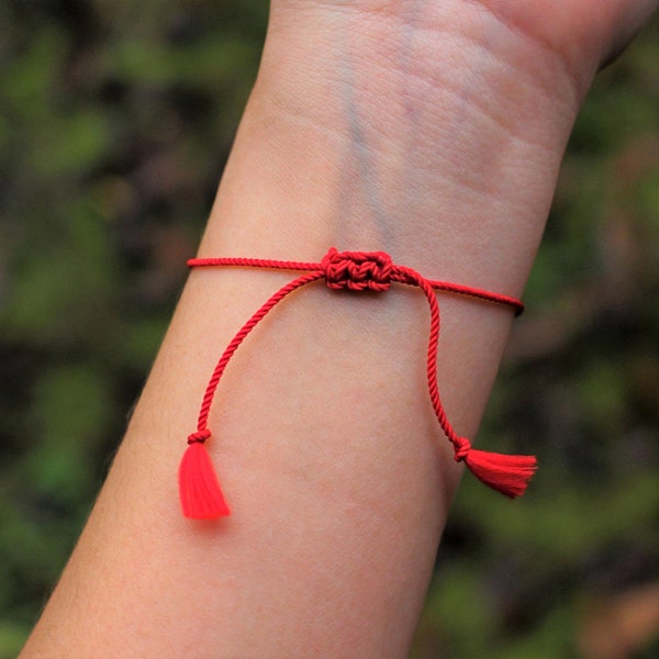 Bracelet fil de soie rouge ajustable, Kabbale et Bouddhisme pour Karma, Feng Shui, chance, et protection contre le mauvais oeil minimaliste