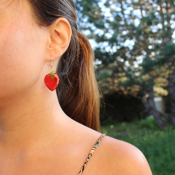 Boucles oreilles Fraises véritables, Tranches de fruits séchées dans résine   Boucles oreilles fruitées plaqué or 14k minimaliste