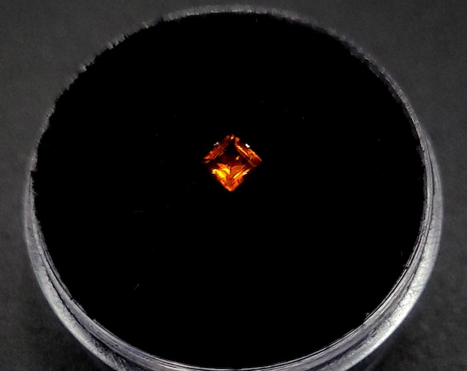 Citrine nose stud, 18g, 20g, 22g, Titanium, Screw, Bone, L-bend, size variations, natural gemstones