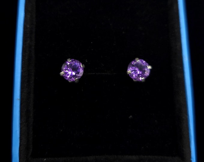 Amethyst stud earring pair. Stainless steel, push back. Stone size options available. Genuine mined amethyst.