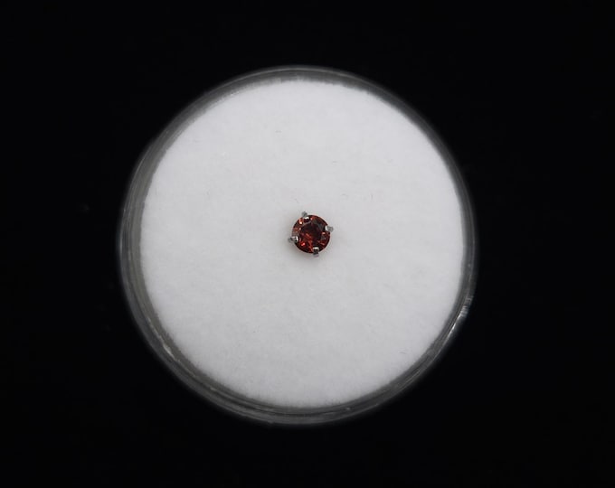 Garnet nose stud, 18g, 20g, 22g, stainless steel, Screw, Bone, L-bend, size variations, natural gemstones, gold plating options available
