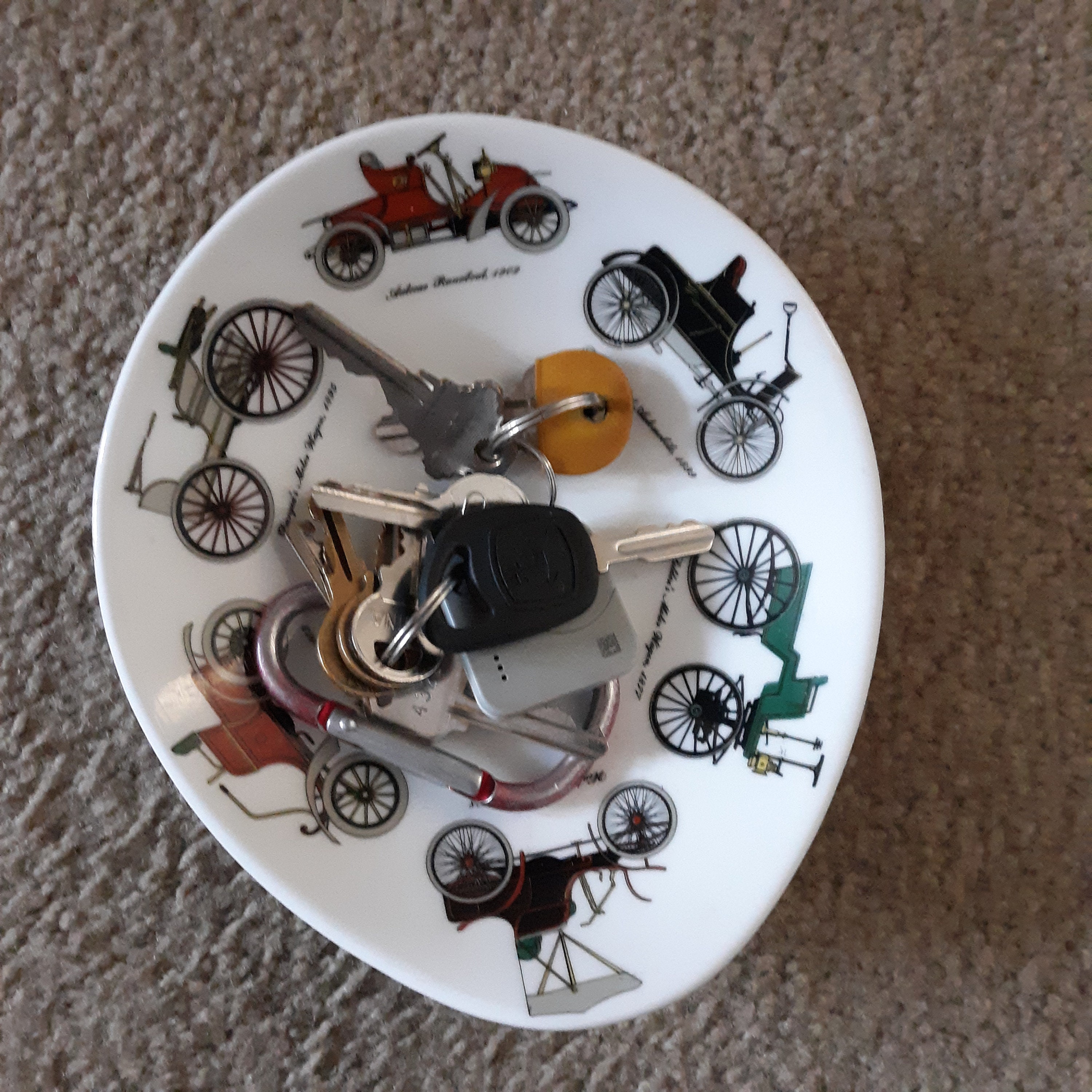 Dish Decorated With Antique Carsqueensberry Tableware Fine Bone China Dish Made by Crown