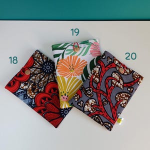Funda acolchada para libro con cierre de botón, 2 tamaños y varios estampados imagen 10