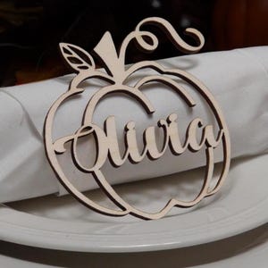 Pumpkin name plate/Wooden Fall Place Tag/Personalized Pumpkin Name plate/Friendsgiving Name Tag/Thanksgiving table decor/Holiday Decor