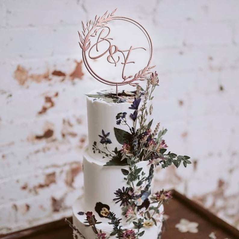 Boho Floral Wedding Cake Topper With Rustic Wreath / Mr and Mrs Cake Topper / Personalized Wedding Cake Topper / Monogram Toppers MIM Rose Gold