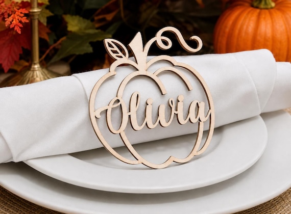 Pumpkin name plate/Wooden Fall Place Tag/Personalized Pumpkin Name plate/Friendsgiving Name Tag/Thanksgiving table decor/Holiday Decor