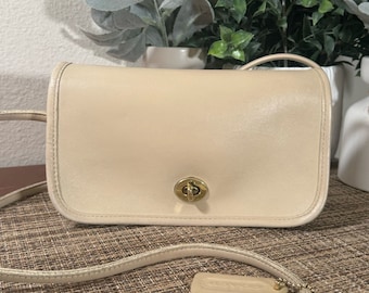 Vintage Coach Bone Dinky Bag 9375