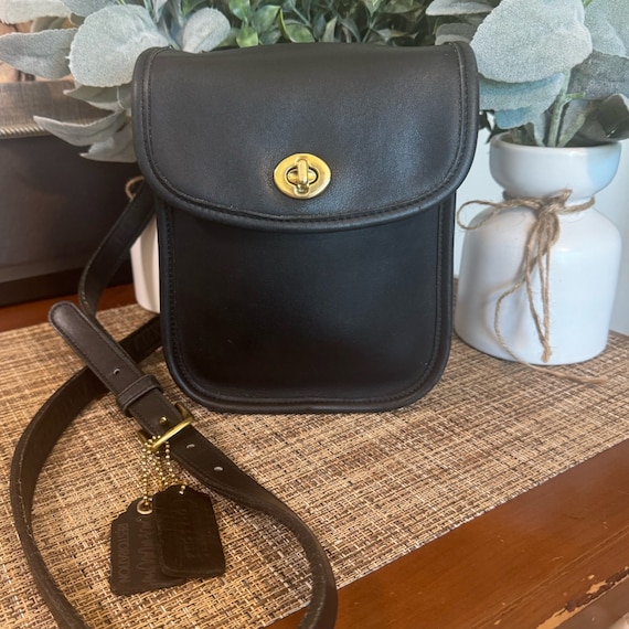 Vintage Coach Black Small Sidepack 9978